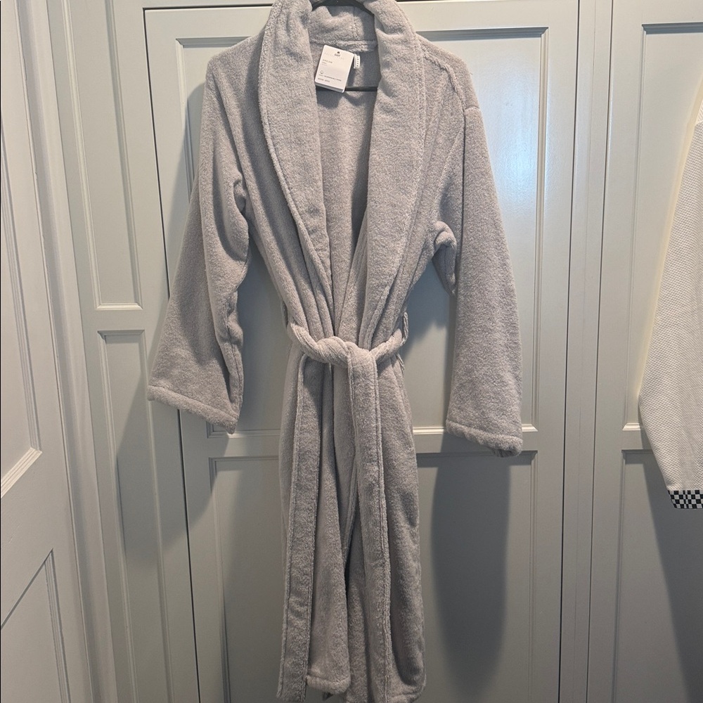 Pottery Barn Dream Gray Robe NWT Medium